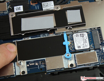 M.2 2280 slot, maar het 256 GB model heeft slechts 22 mm nodig