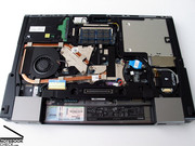 Zo kan je makkelijk bij de belangrijke hardware van de Latitude E6500.