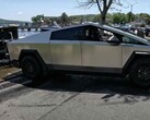 De Tesla Cybertruck heeft last van grote actieradiusproblemen bij het slepen van zware voorwerpen. (Bron: Flying Wheels via YouTube)